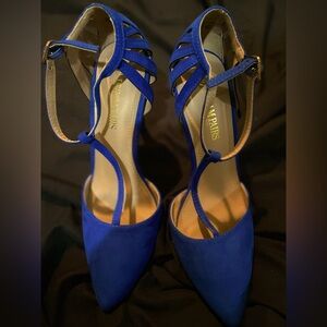 BLUE HEELS